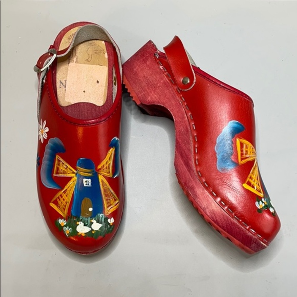 Skane Toffeln red wooden clogs size 34 US3